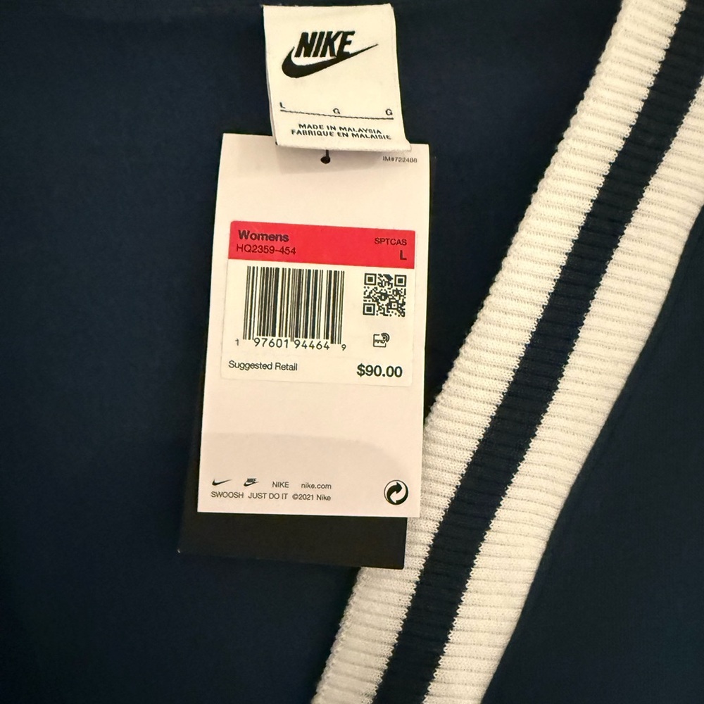 Nike Women's Cropped Cardigan NWT sold - Picture 3 of 5